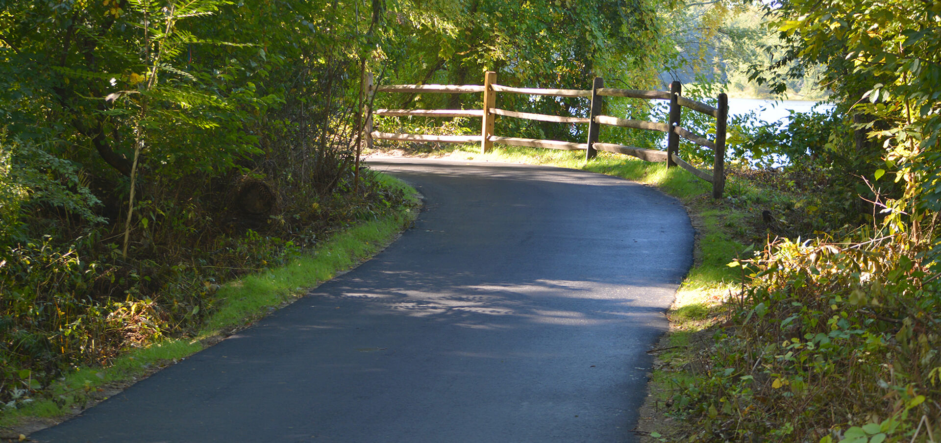 Connecticut river walking trail in east hartford