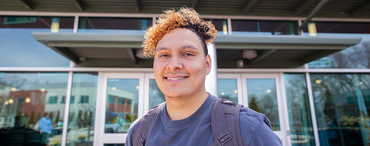 p或trait of welding student in front of goodwin university