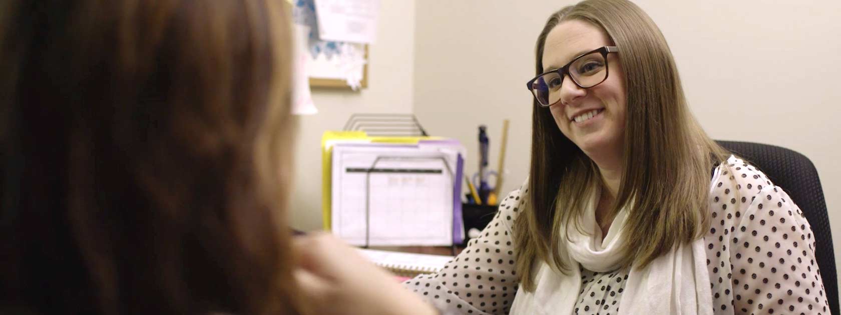 应用 for financial aid until the first week of classes.