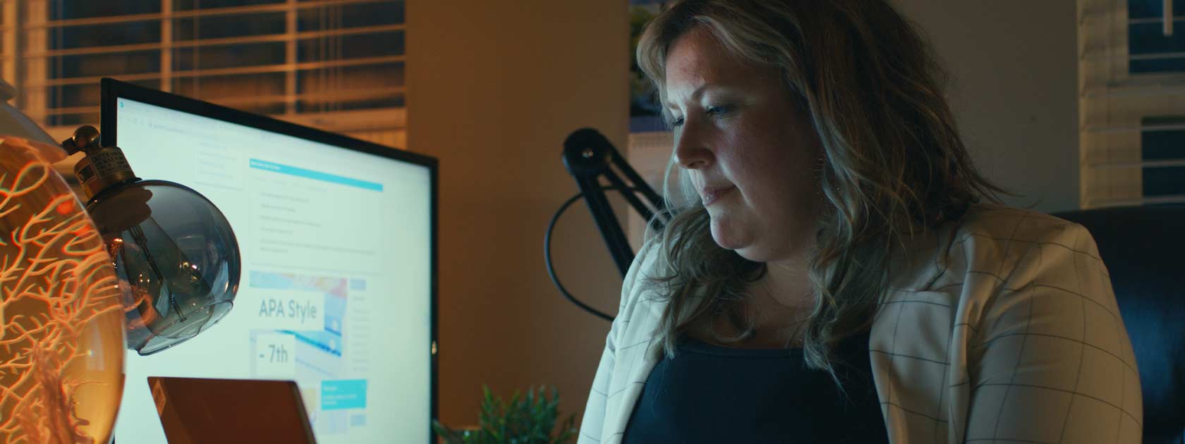 你应该去一所按照你的时间表提供课程的大学。