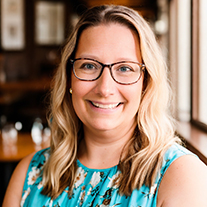 Headshot of Annjanette Bennar