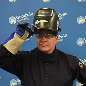 headshot of 克里斯托弗Deveau