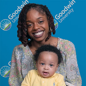 headshot of 凯拉马歇尔