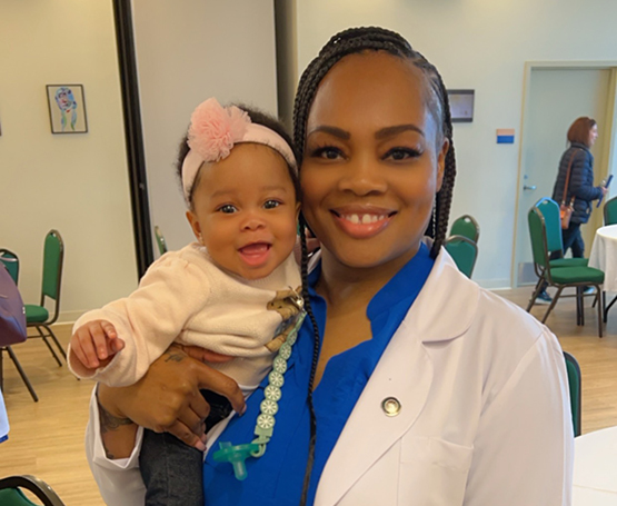 headshot of Raquel Campbell, 皇冠app MSN graduate