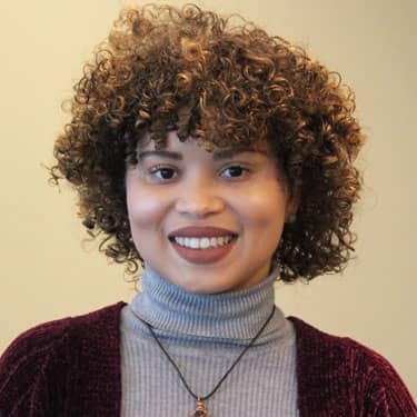 Chenae罗素, graduate