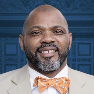 headshot of 贝茨山腰