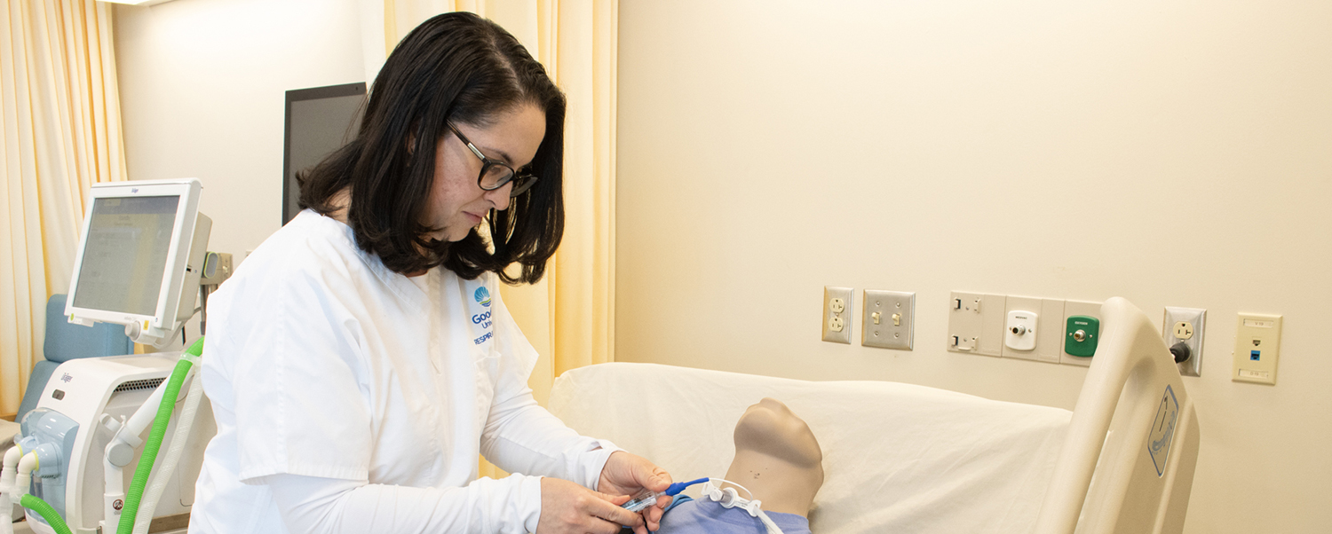 Respiratory Therapist working in the lab
